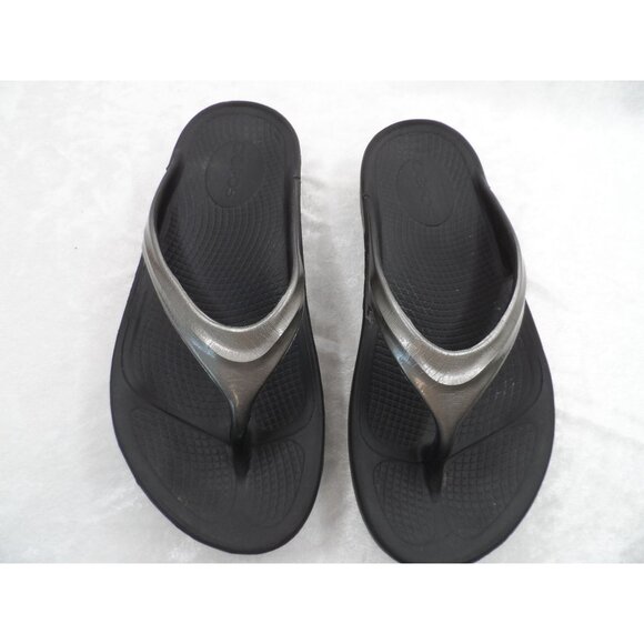 OOFOS Womens OOlala Lightweight Recovery Thong Flip-Flops  Black & Silver Size 5 - Picture 2 of 7